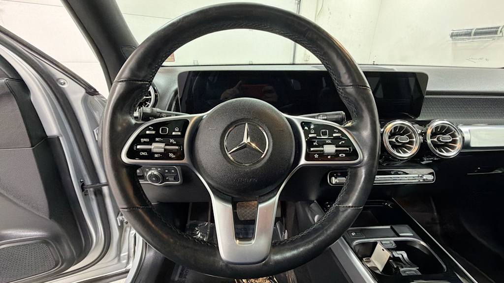 Thumbnail: 2022 Mercedes-Benz GLB - 10
