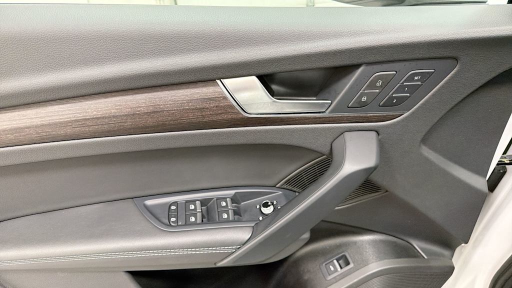 Thumbnail: 2024 Audi Q5 - 26