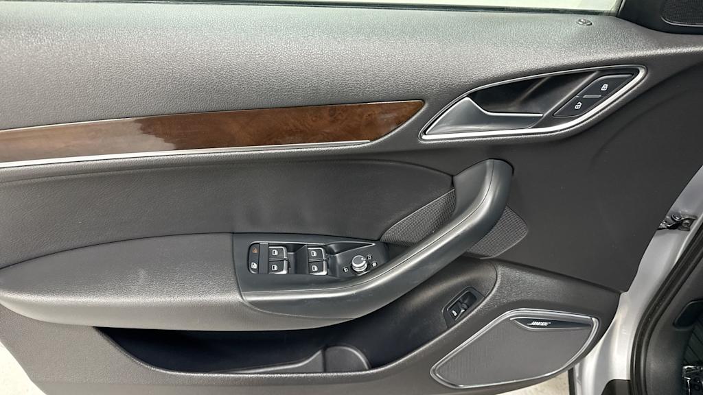 Thumbnail: 2015 Audi Q3 - 26
