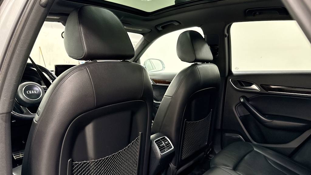 Thumbnail: 2015 Audi Q3 - 31