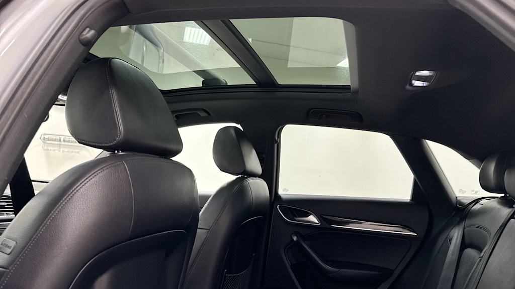 Thumbnail: 2015 Audi Q3 - 30