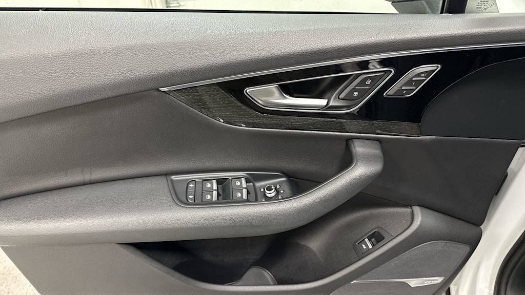 Thumbnail: 2019 Audi Q7 - 25