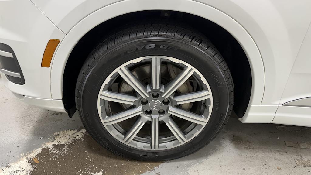 Thumbnail: 2019 Audi Q7 - 8