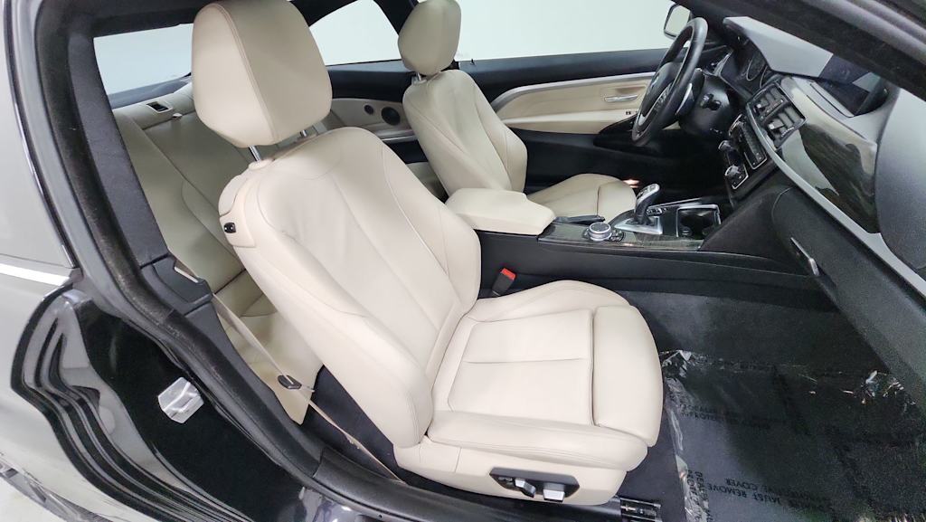 Thumbnail: 2016 BMW 4 Series - 32