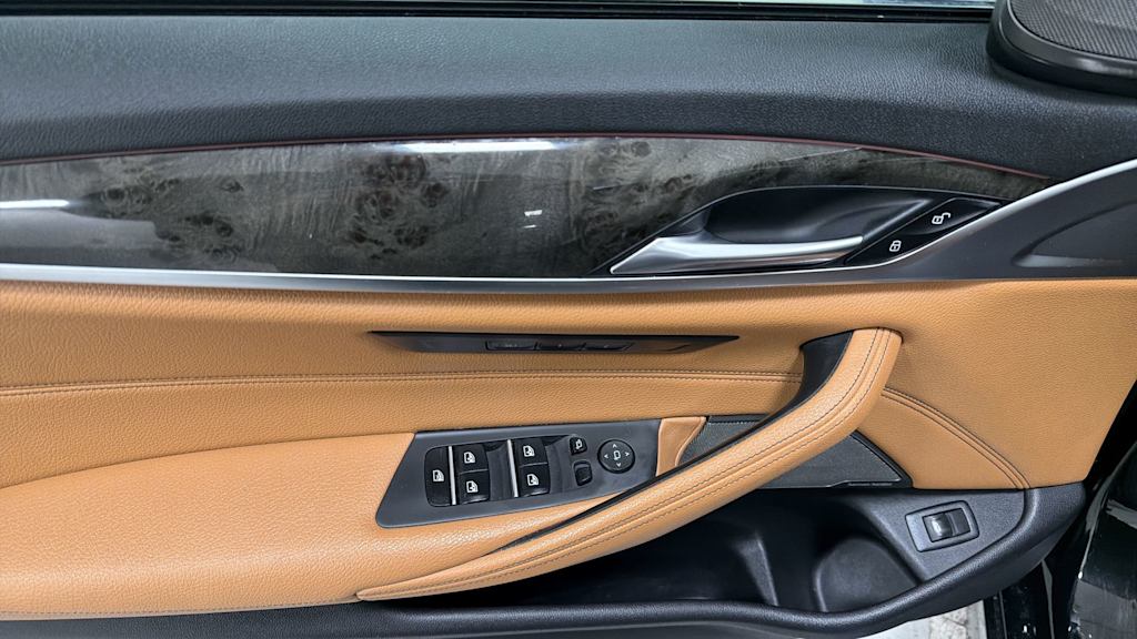 Thumbnail: 2018 BMW 5 Series - 25