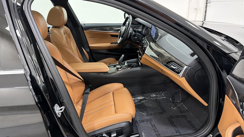 Thumbnail: 2018 BMW 5 Series - 32