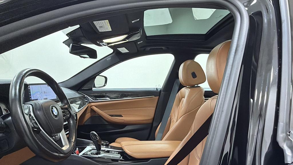 Thumbnail: 2018 BMW 5 Series - 29