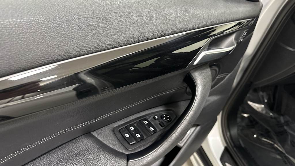 Thumbnail: 2018 BMW X1 - 24