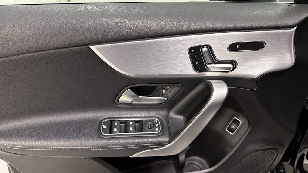 Thumbnail: 2019 Mercedes-Benz A-Class - 26