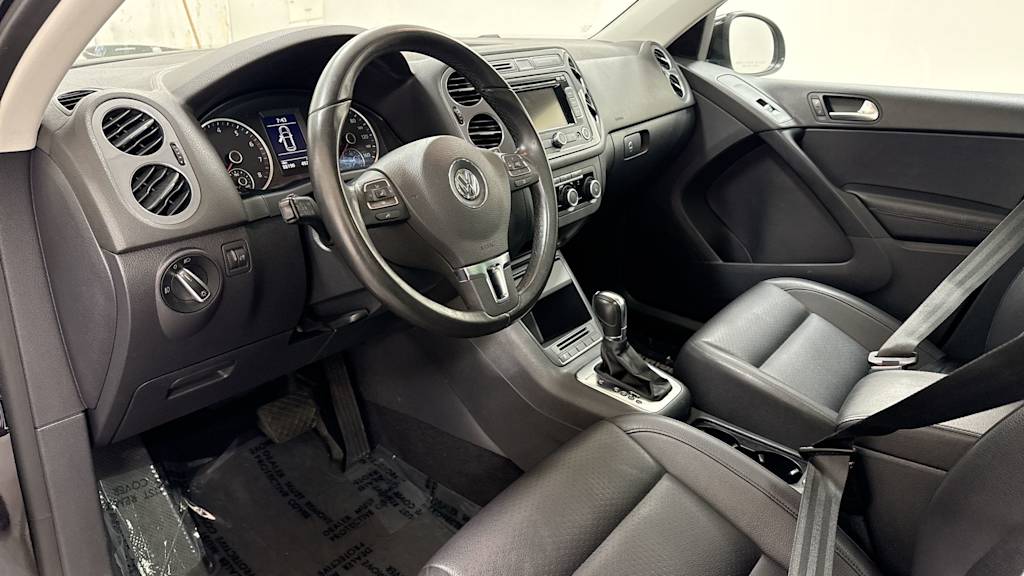 Thumbnail: 2012 Volkswagen Tiguan - 2