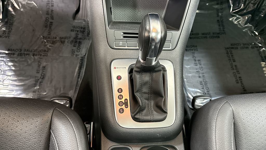 Thumbnail: 2012 Volkswagen Tiguan - 15
