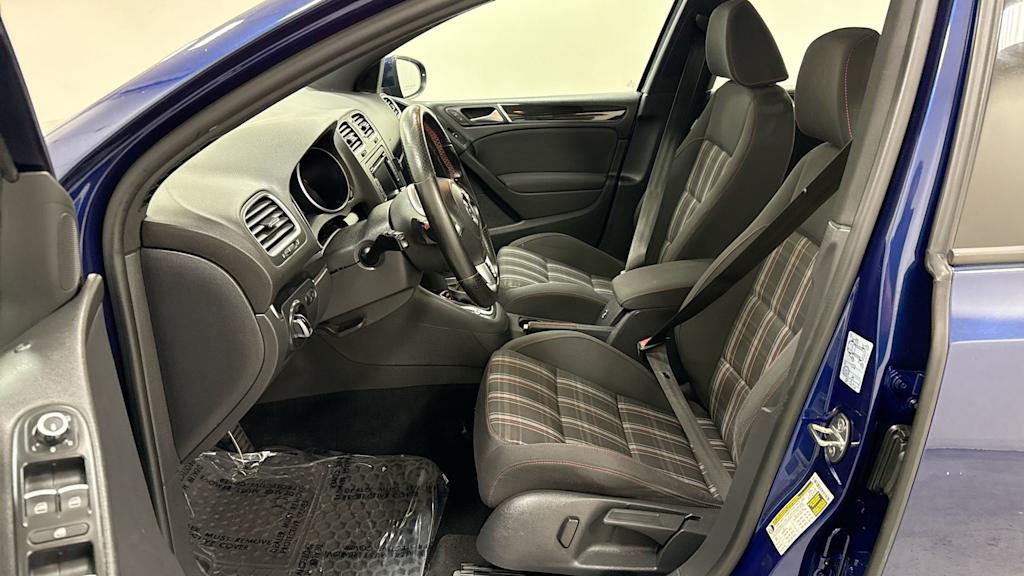 Thumbnail: 2013 Volkswagen Golf - 9