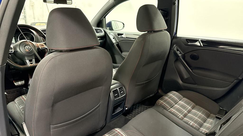 Thumbnail: 2013 Volkswagen Golf - 29