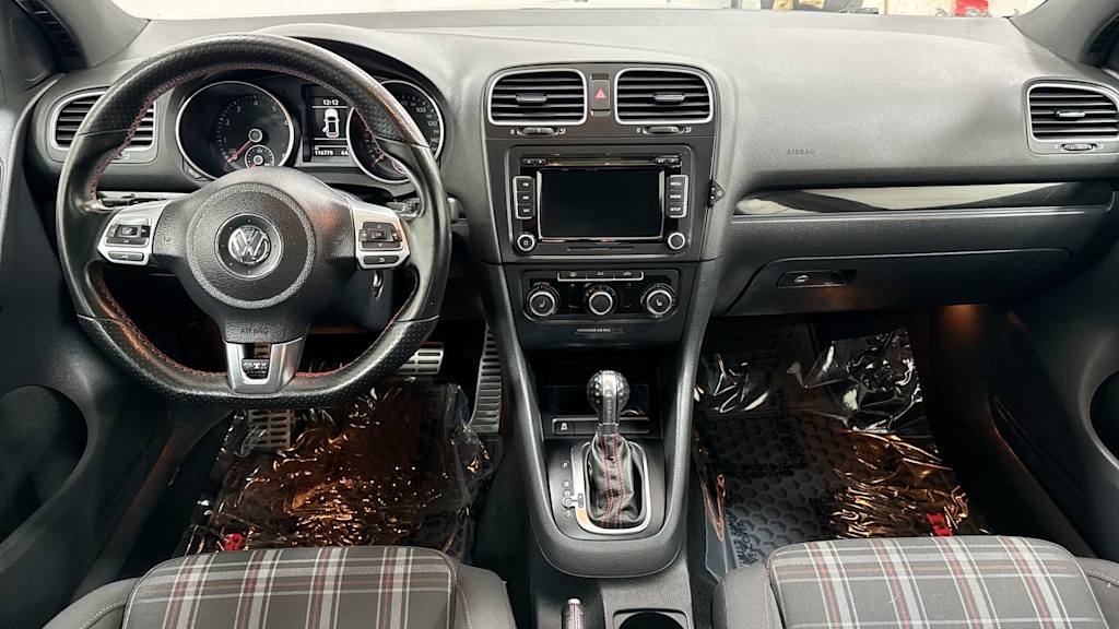 Thumbnail: 2013 Volkswagen Golf - 12