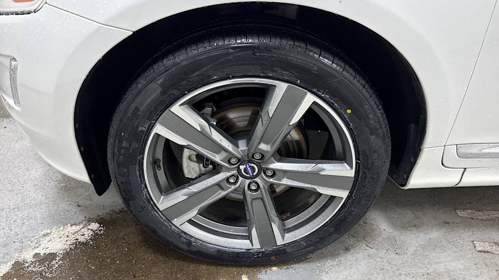 Thumbnail: 2017 Volvo XC60 - 8