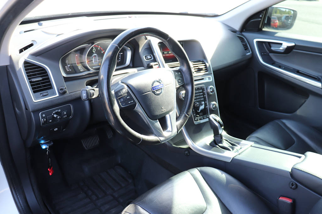 Thumbnail: 2016 Volvo XC60 - 2