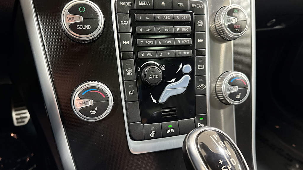 2015 Volvo XC60 T6 27