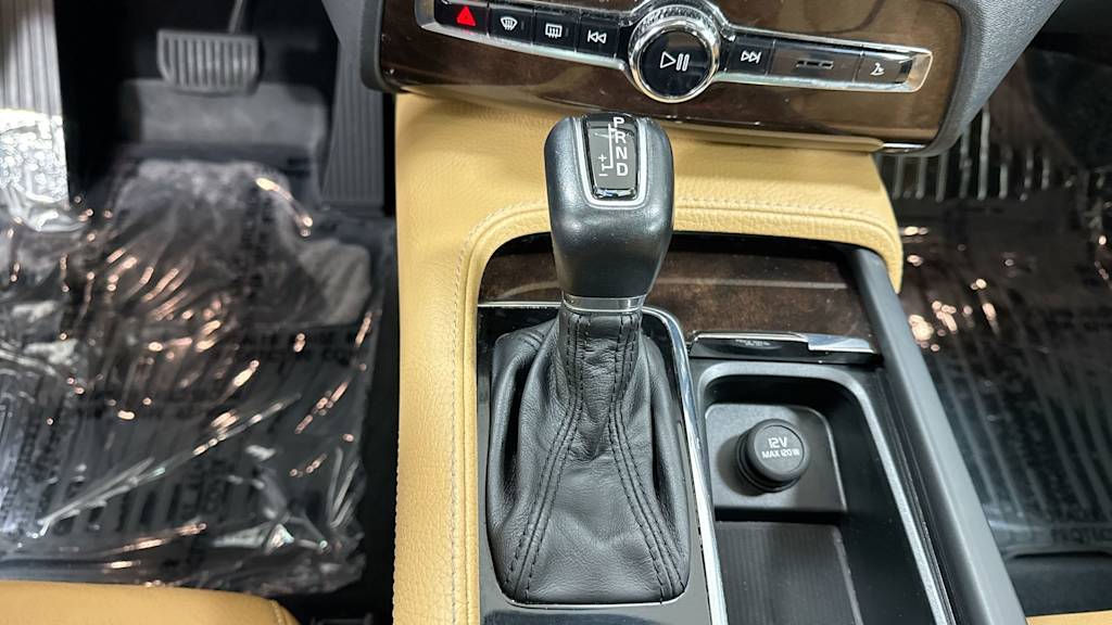 Thumbnail: 2016 Volvo XC90 - 15