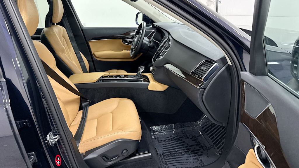 Thumbnail: 2016 Volvo XC90 - 11