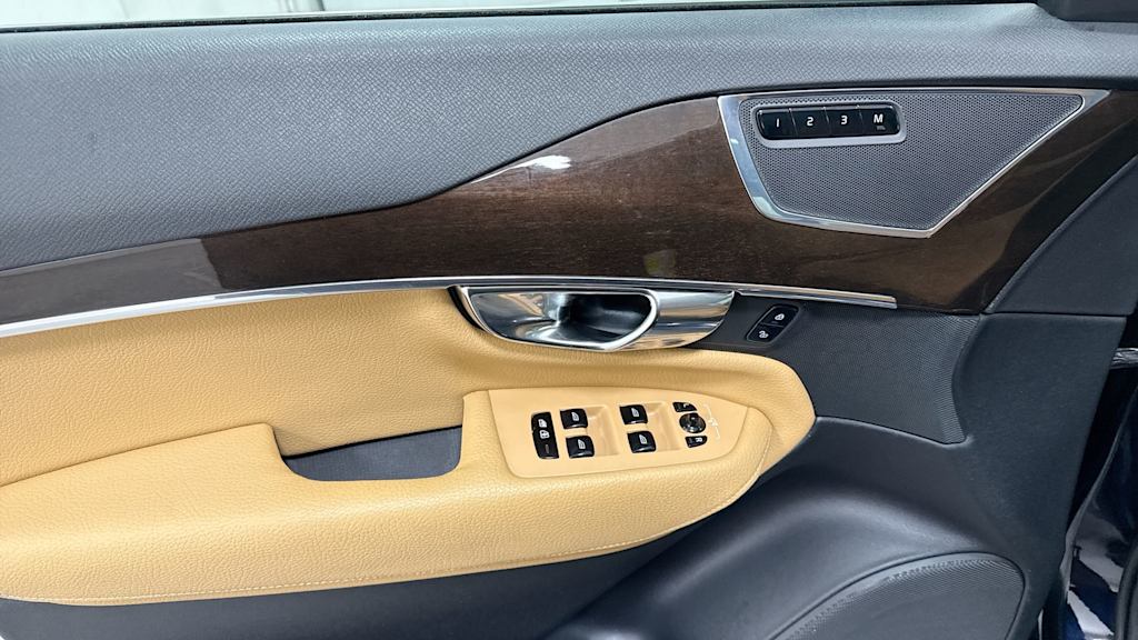 Thumbnail: 2016 Volvo XC90 - 26