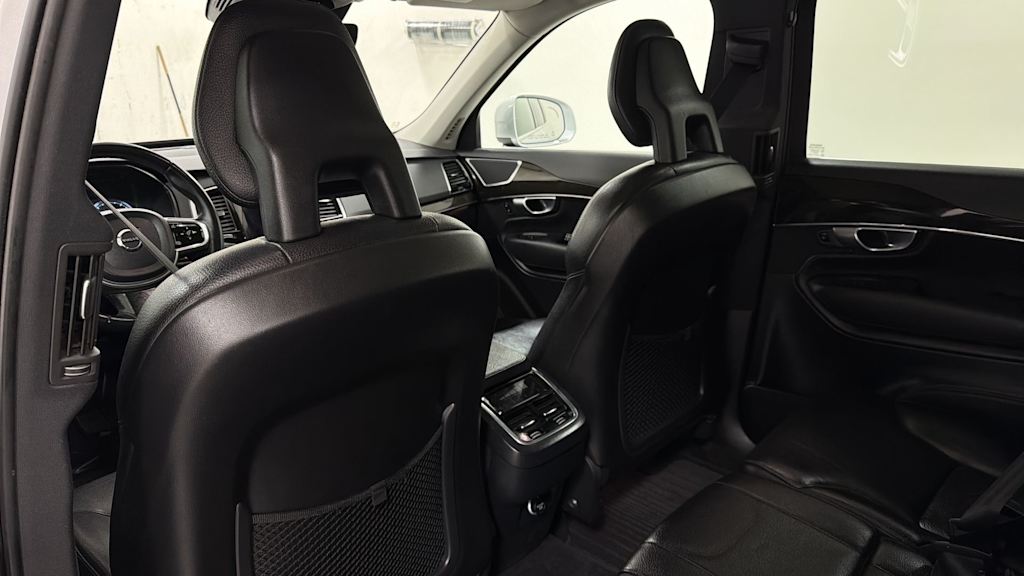 Thumbnail: 2017 Volvo XC90 - 32