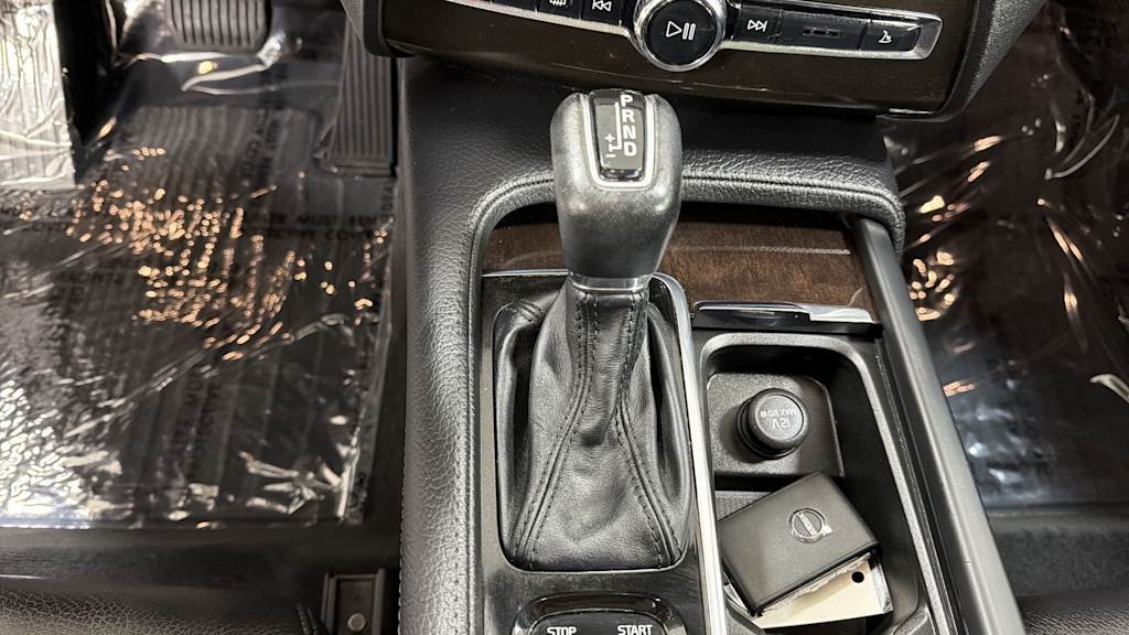 Thumbnail: 2017 Volvo XC90 - 16
