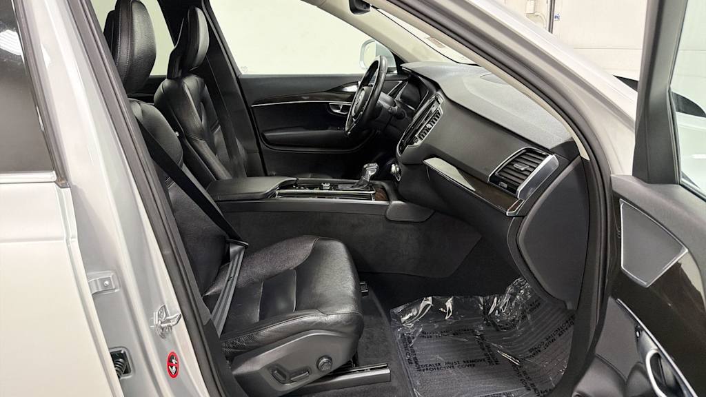 Thumbnail: 2017 Volvo XC90 - 33