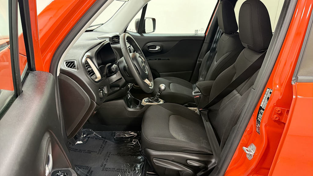 Thumbnail: 2016 Jeep Renegade - 11