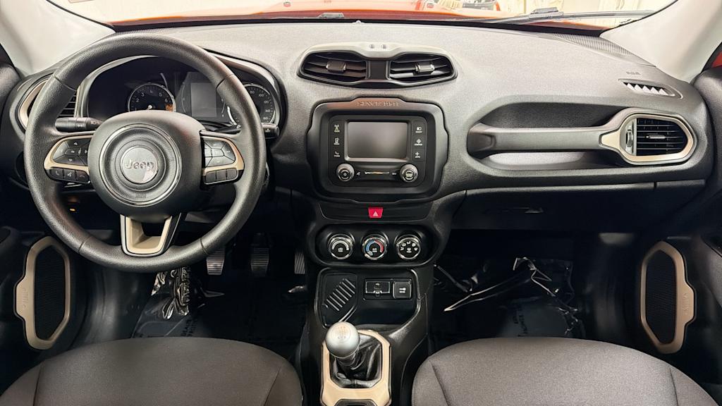 Thumbnail: 2016 Jeep Renegade - 14