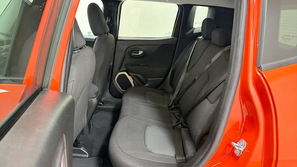 Thumbnail: 2016 Jeep Renegade - 13