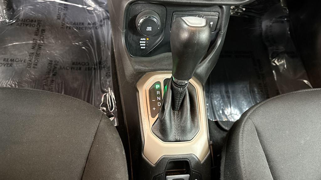 2016 Jeep Renegade Sport 16