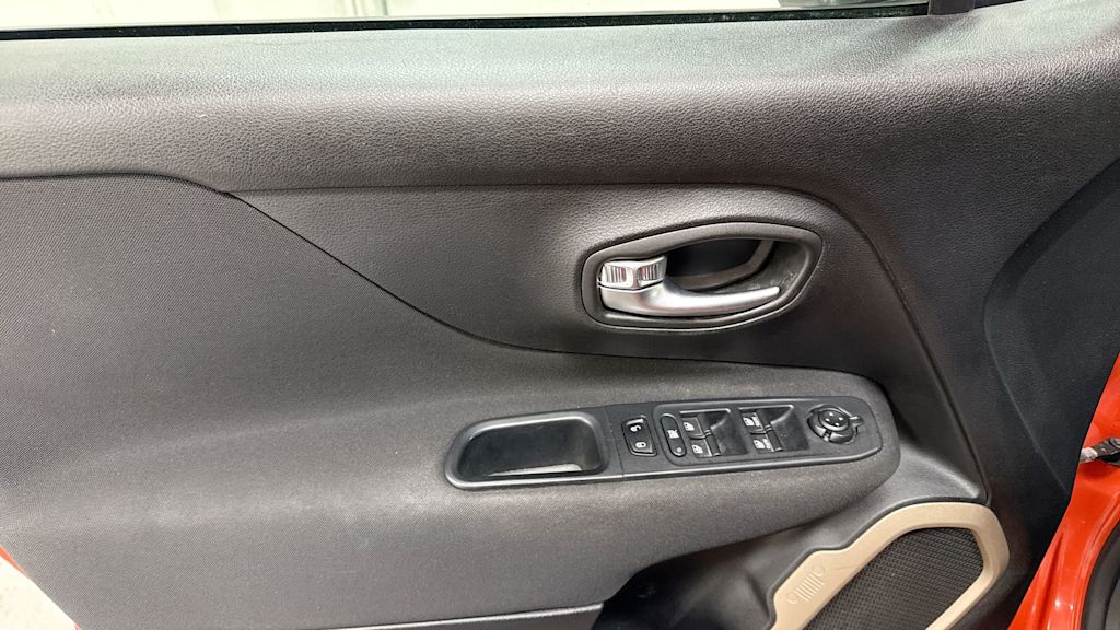 2016 Jeep Renegade Sport 25