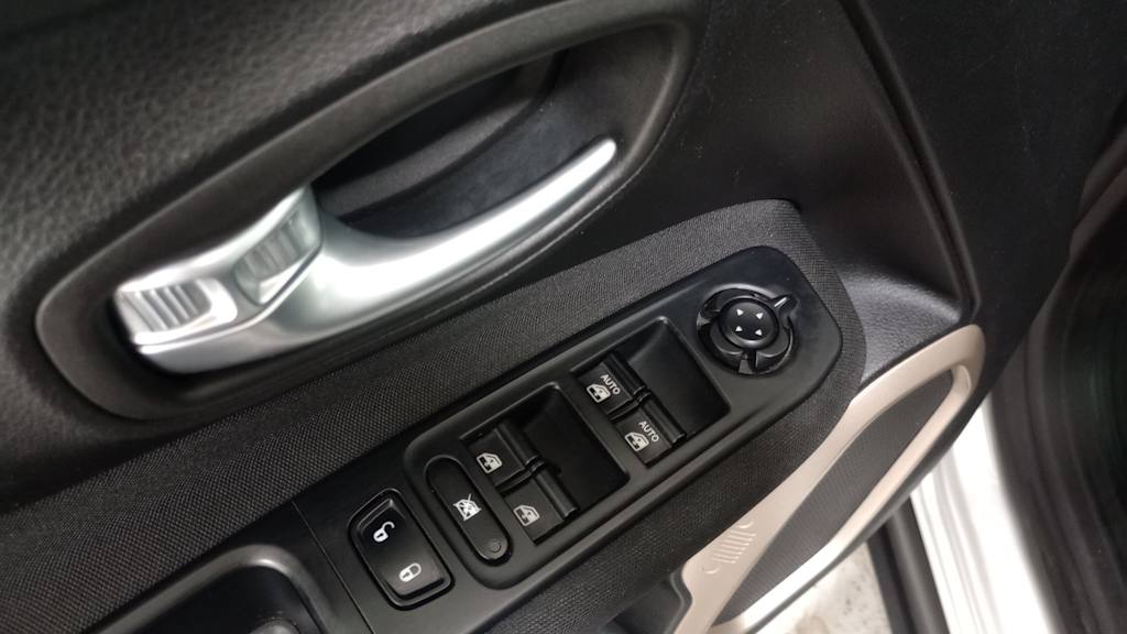 Thumbnail: 2015 Jeep Renegade - 26