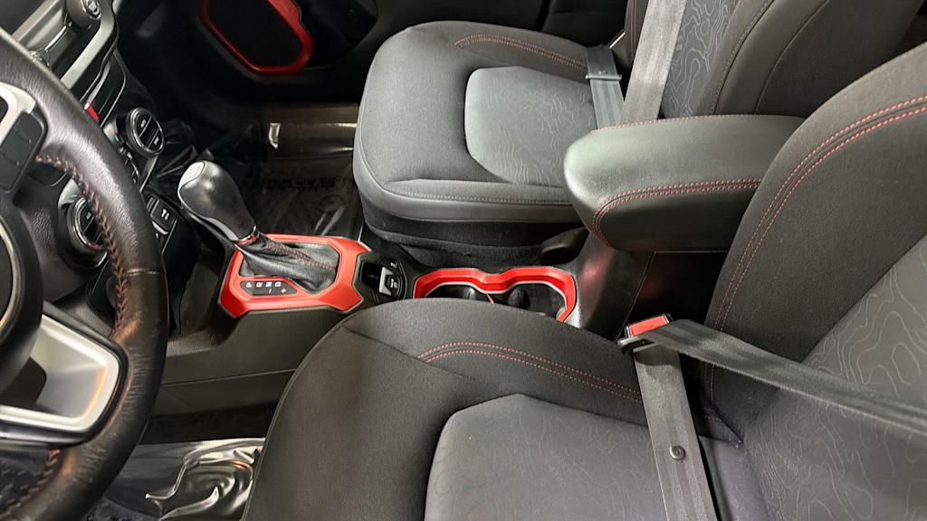 Thumbnail: 2017 Jeep Renegade - 9