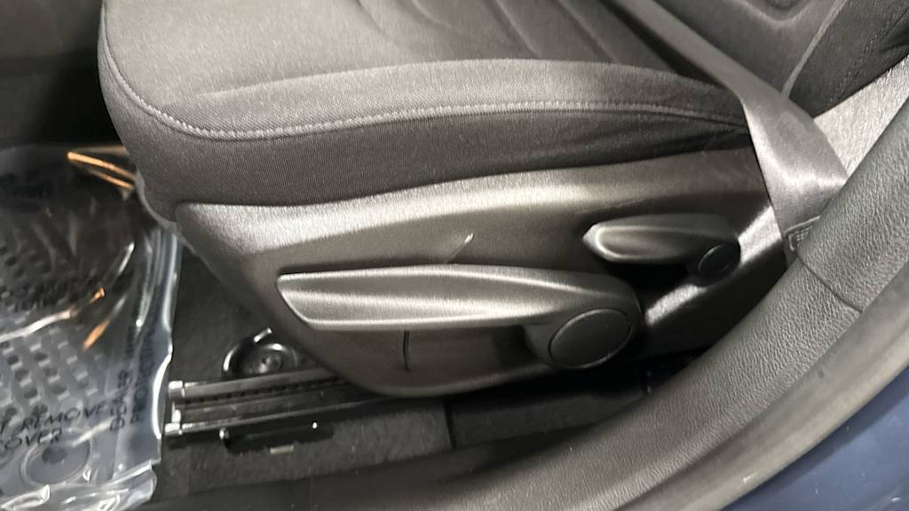 Thumbnail: 2022 Jeep Renegade - 25