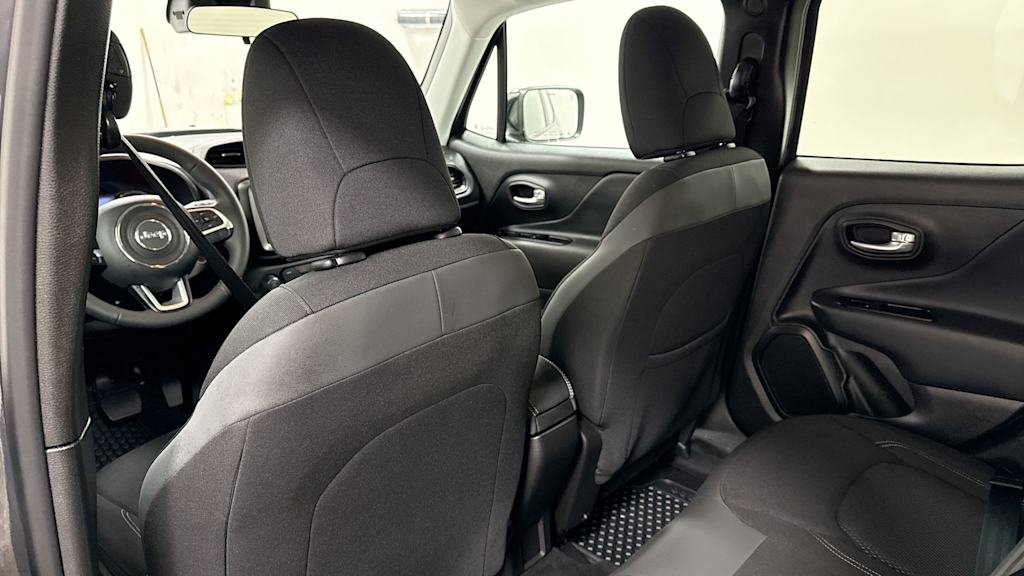 2023 Jeep Renegade Latitude 29
