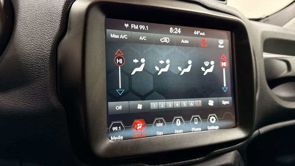 2023 Jeep Renegade Latitude 28