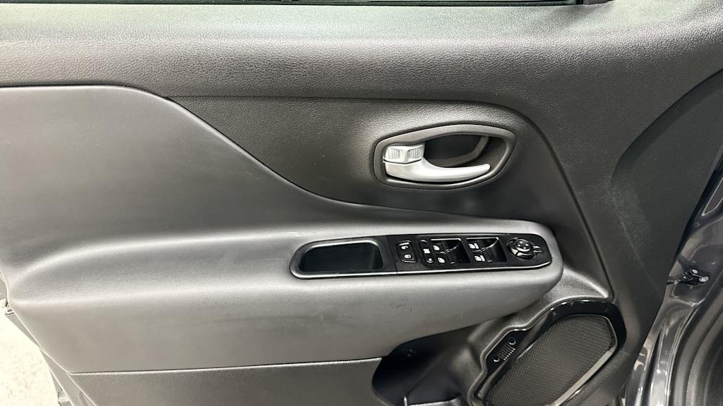 2023 Jeep Renegade Latitude 25