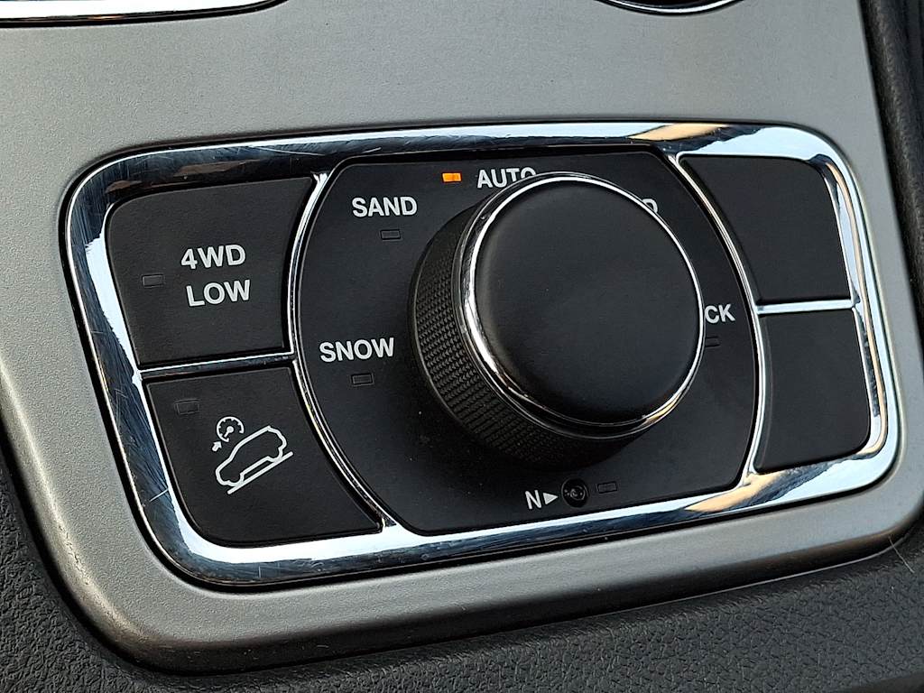 Thumbnail: 2020 Jeep Grand Cherokee - 23