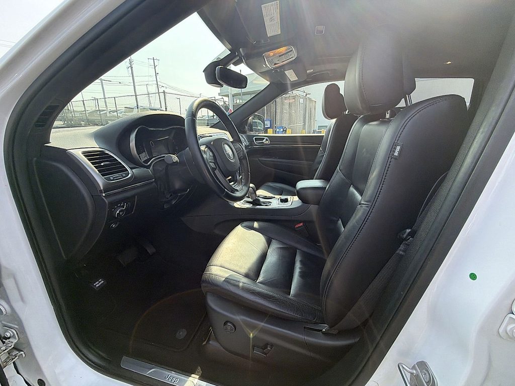Thumbnail: 2020 Jeep Grand Cherokee - 11