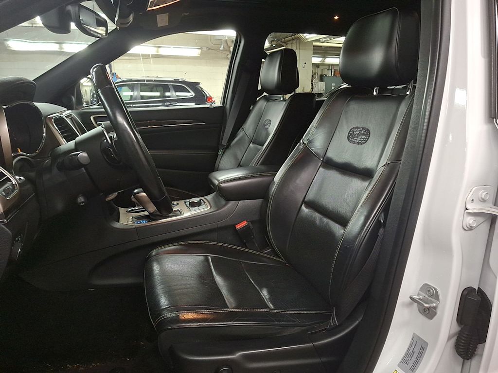 Thumbnail: 2017 Jeep Grand Cherokee - 7