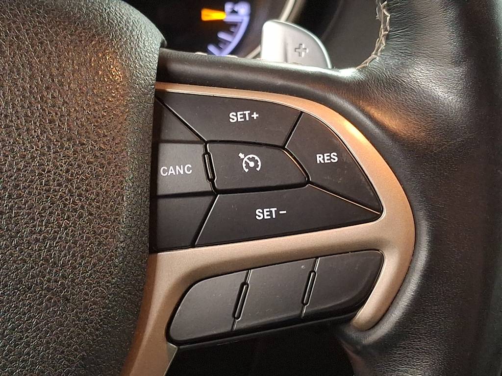 Thumbnail: 2017 Jeep Grand Cherokee - 23