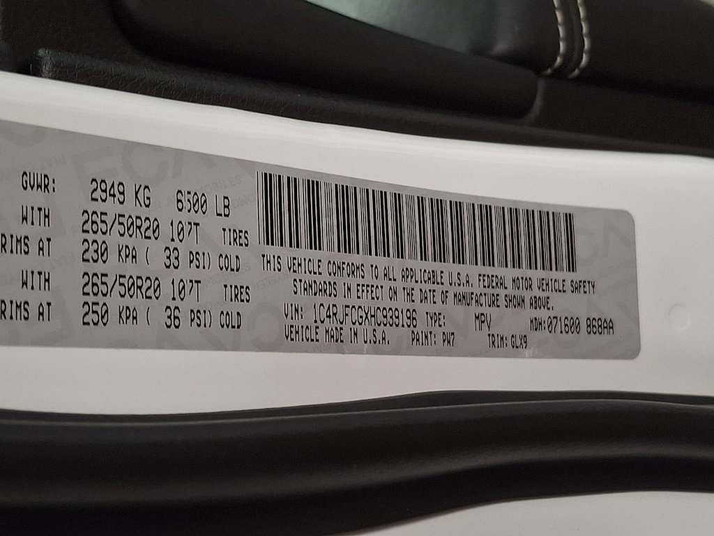 Thumbnail: 2017 Jeep Grand Cherokee - 14