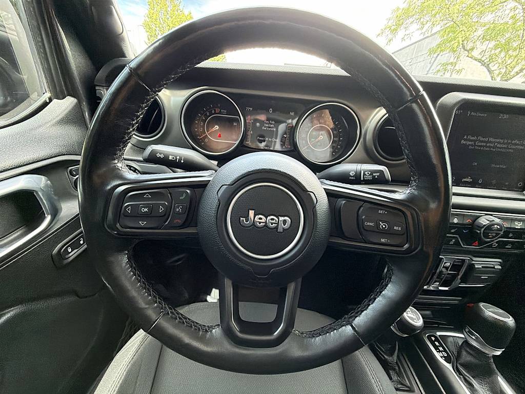 Thumbnail: 2021 Jeep Gladiator - 9