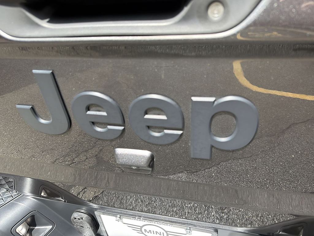 Thumbnail: 2021 Jeep Gladiator - 26