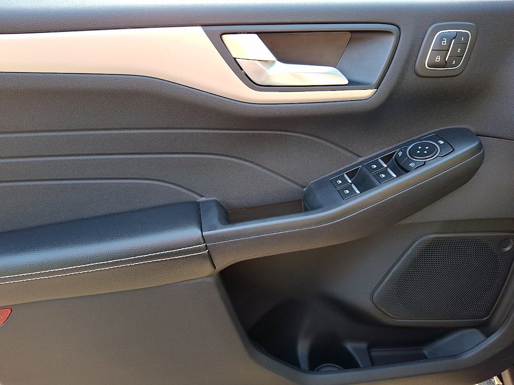 Thumbnail: 2022 Ford Escape - 15