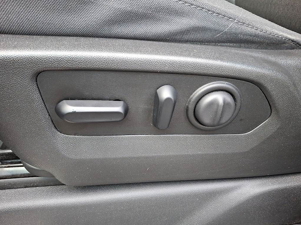 Thumbnail: 2019 Chevrolet Silverado 1500 - 15