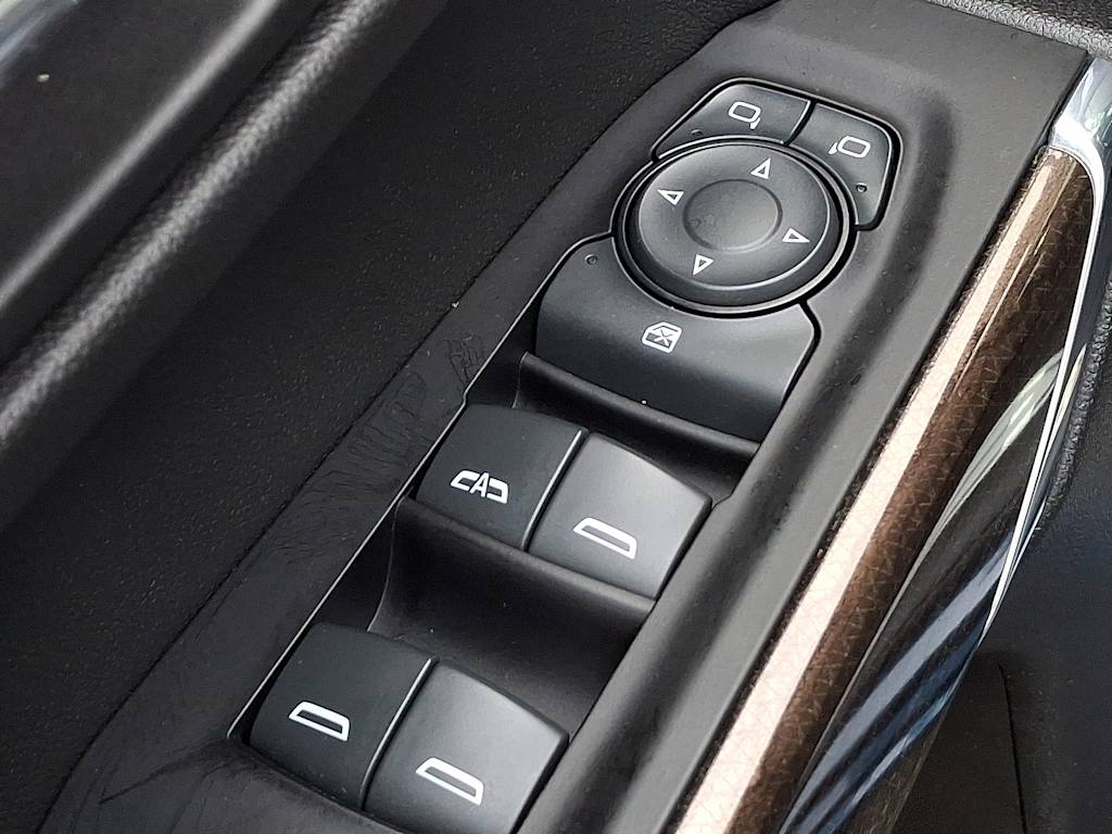 Thumbnail: 2019 Chevrolet Silverado 1500 - 26