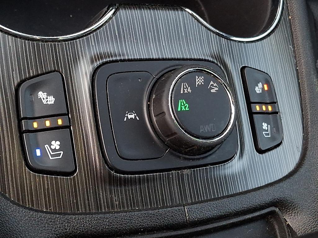 Thumbnail: 2023 GMC Acadia - 26