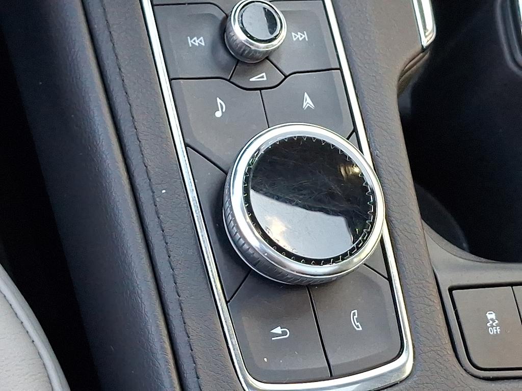 Thumbnail: 2022 Cadillac XT4 - 21